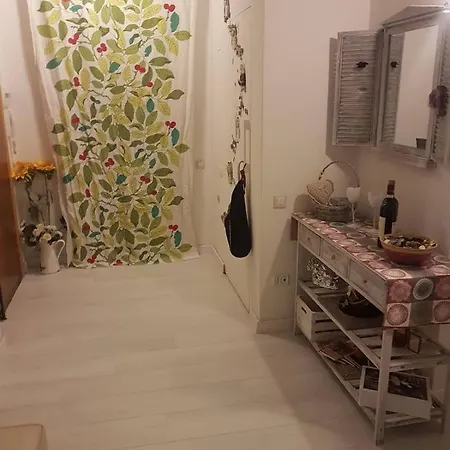 Situato Nei Pressi Di Centro E Caserma * Foligno