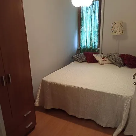 Situato Nei Pressi Di Centro E Caserma