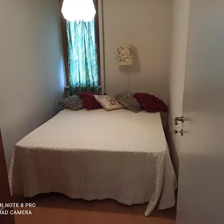 Situato Nei Pressi Di Centro E Caserma